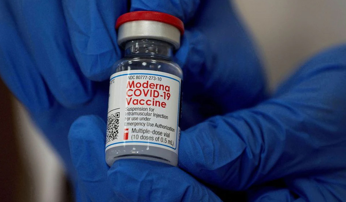 Moderna CEO says vaccines likely less effective against Omicron - FT